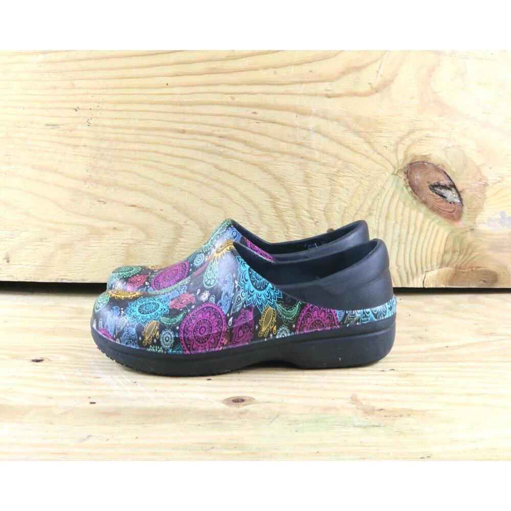 Crocs Clogs Sz 10 Womens Dual Comfort Mandala Paisley Print Shoes Flats